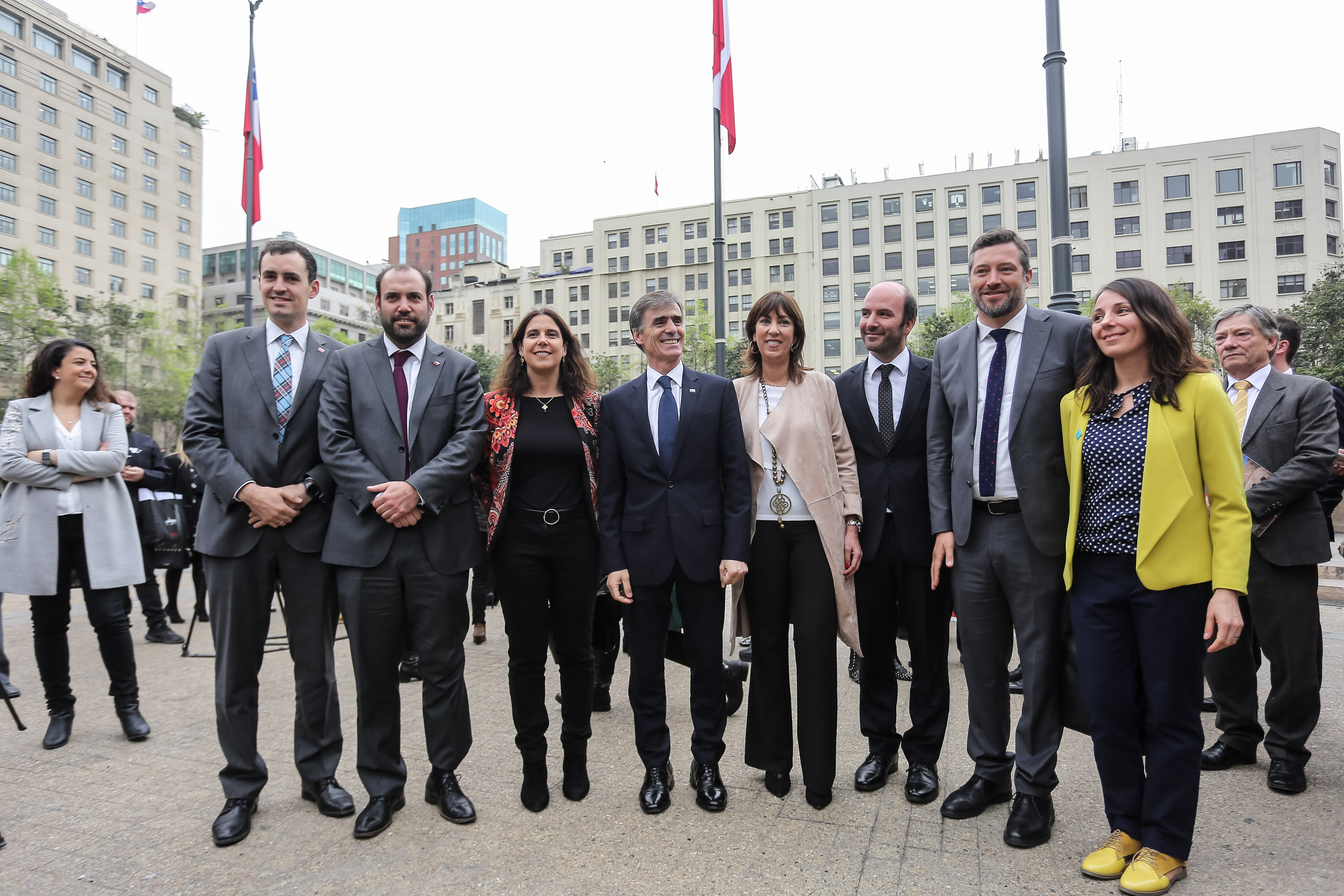 Imagen de autoridades de Turismo celebrando en Día Internacional del Turismo 2018